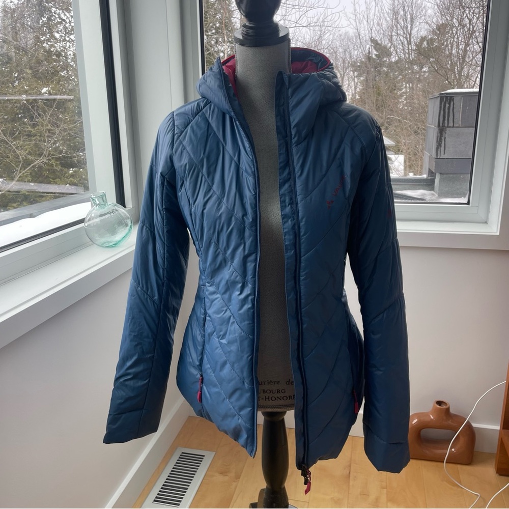 Women's Quilted Hooded Vaude Jacket - Blue
